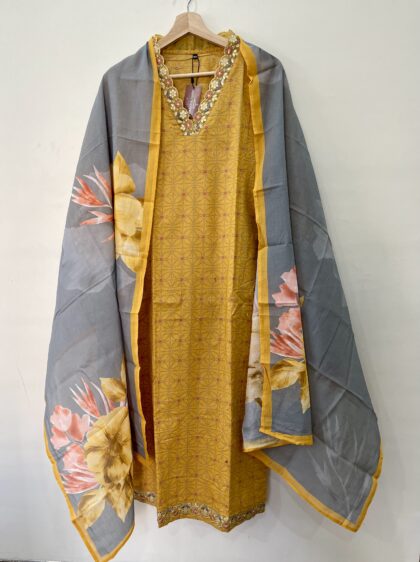 AV06 - Premium Cotton 3Pc Kurta, Pant, Dupatta Set