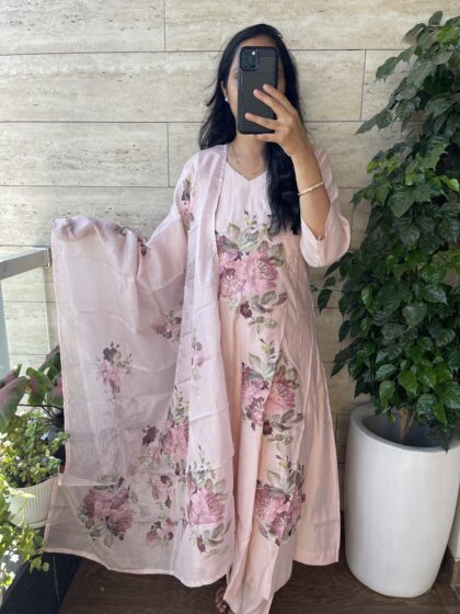 AV89- Premium Mul Chanderi Anarkali 3pc Kurta, Pant , Dupatta Set