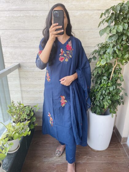 AV124- Pure Cotton Straight Cut 3 Pc Kurta(With Lining) ,Pant, Dupatta Set