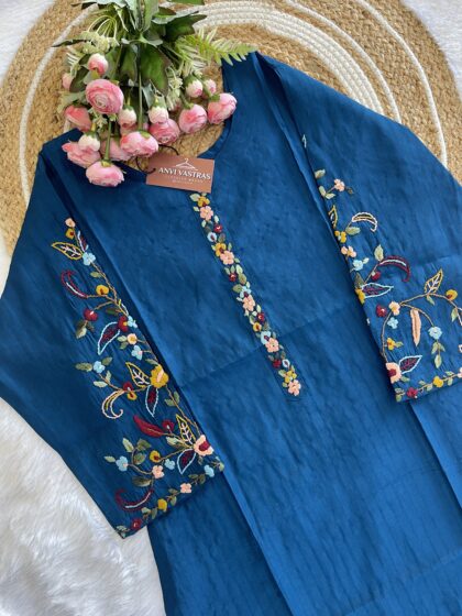 AV151- Hand Embroidery Thread Work Straight Cut Vatican Cotton Kurta