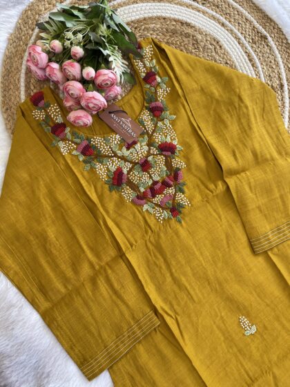 153-Hand Embroidery Thread Work Straight Cut Vatican Cotton Kurta